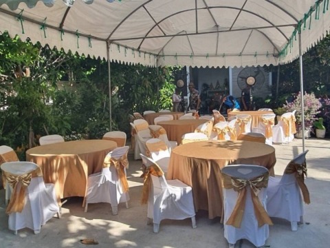 เก้าอี้ผ้าคลุมผูกโบว์